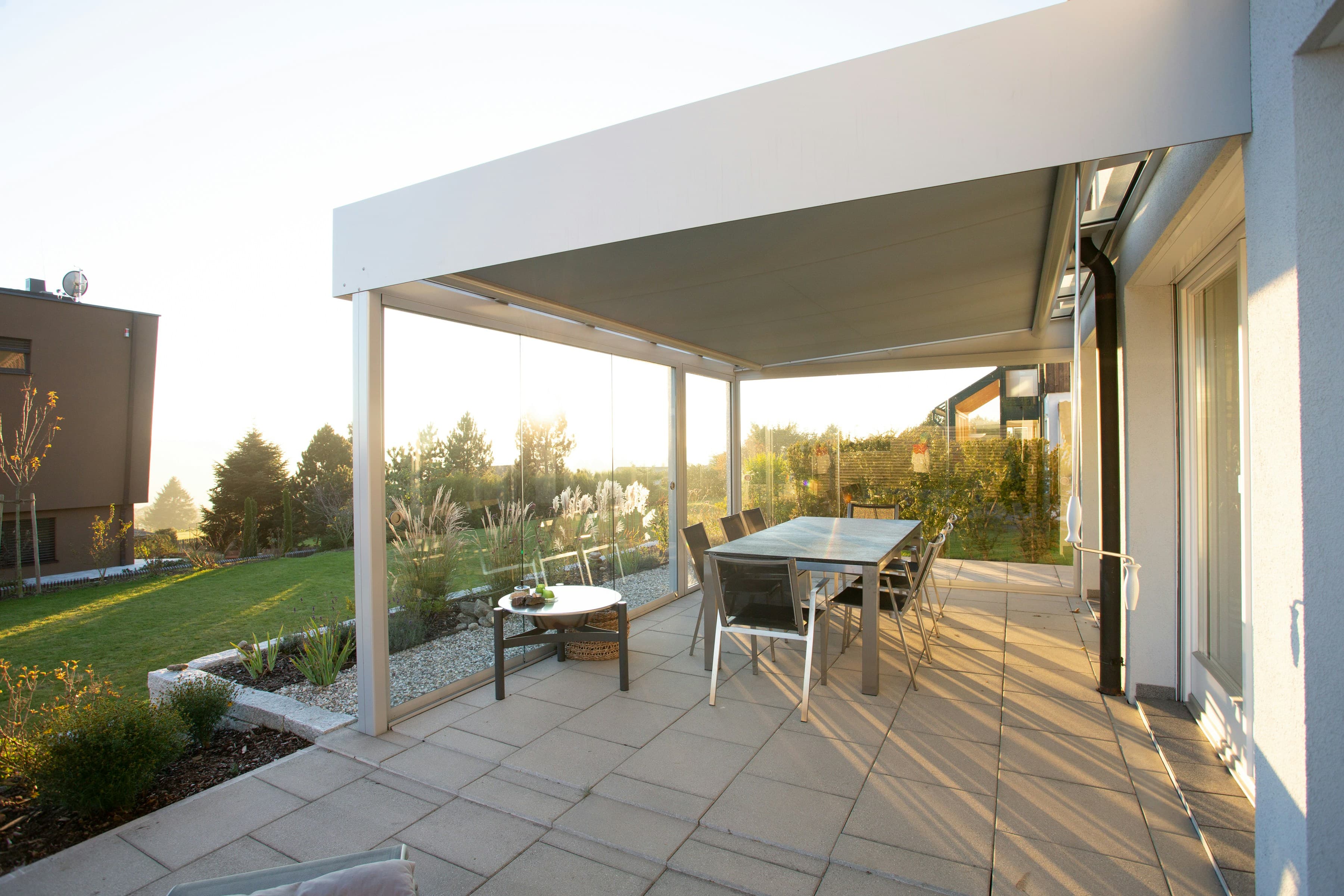 Terrasse moderne avec vue